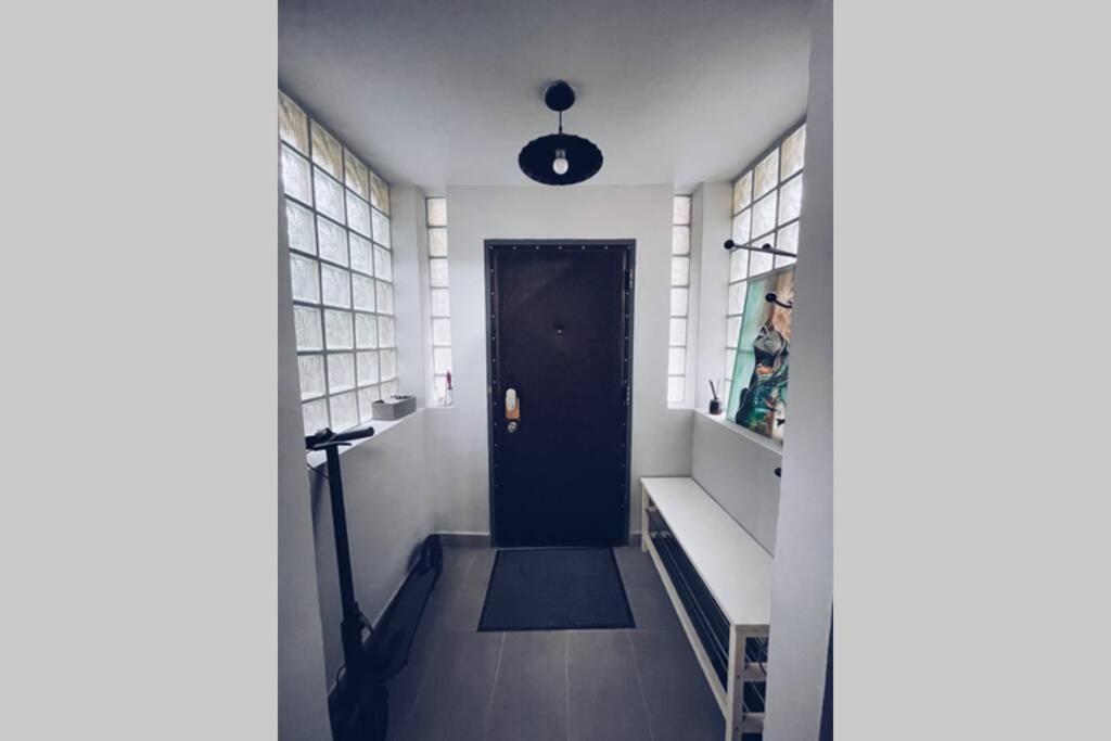 ☆Modern High Ceiling Apartment - Heart Of The City 拉迪亚 外观 照片